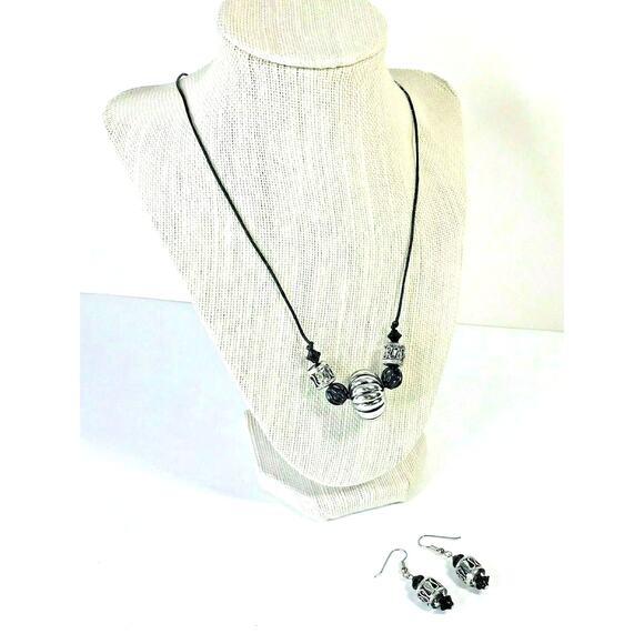Vintage Necklace and Dangle Earrings Set Chunky Beaded Black and Silver-tone - Picture 1 of 4